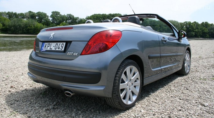 Teszt: Peugeot 207 CC 9 | Vezess akkor ő meg izmos...