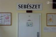 Vár a sebészet!