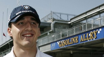 Kubica nem ülhet autóba