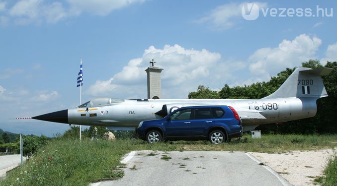 Beszállt a légierő egy fotó erejéig