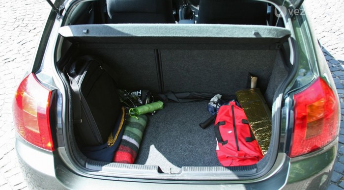 Alig fér valami a csomagtartóba