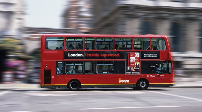 Őrültek száguldoztak buszokkal – videó