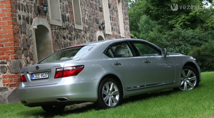 Kapható hosszú tengelytávval is