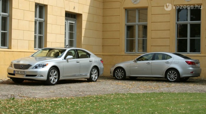 15-20 millió Ft van az IS 220d és az LS 600h között