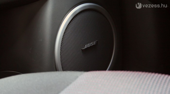 Hátul is elengedhetetlen a jó hangcucc