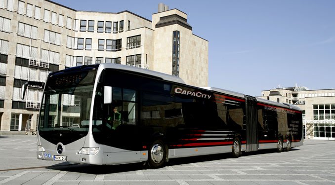 Csendes buszt fejleszt a Mercedes