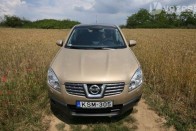 Teszt: Nissan Qashqai 2,0 4×4 41