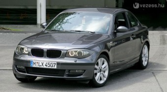 BMW-1-es kupé ruhában