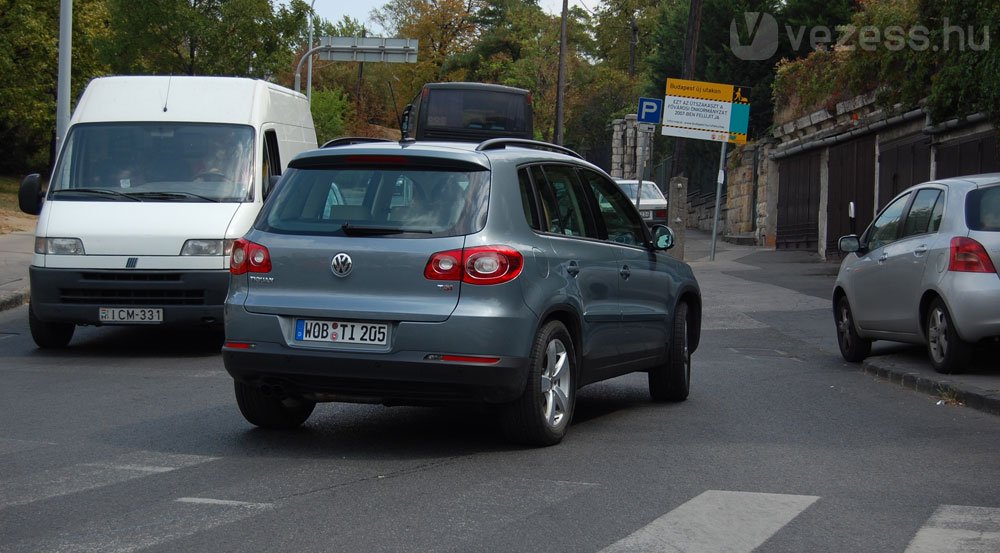 Csak feltöltős motorokkal