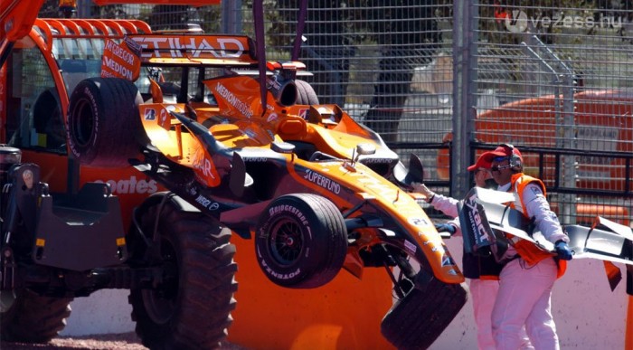 Sztárpilóták a süllyesztőben 11 | Vezess Azon ritka pillanatok egyike, amikor tréler viszi el a Spykert