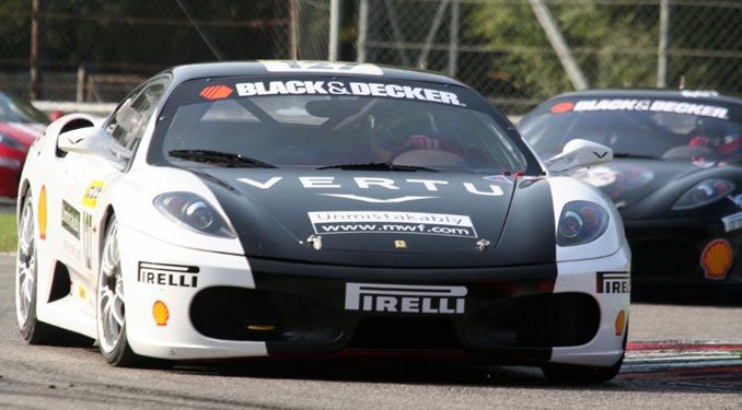 A Vertu két autója is versenyez a Ferrari Challange kupában