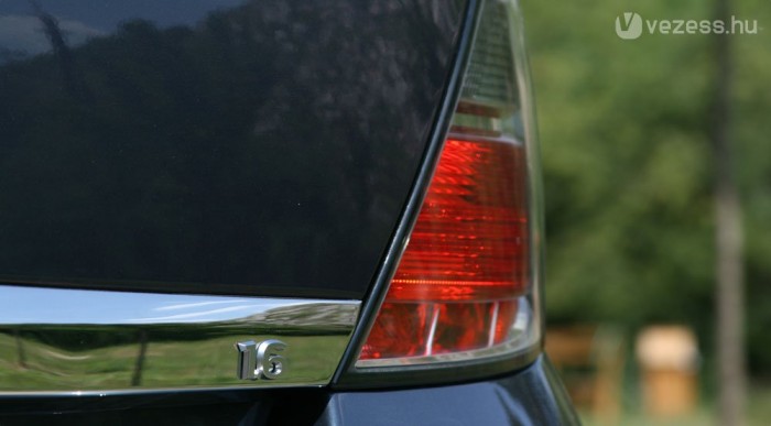 115 lóerős az 1,6-os