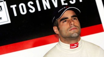 Baumgartner világbajnok F1-est vezet