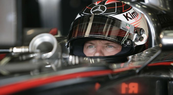 Raikkönen a Ferrarinál folytatja