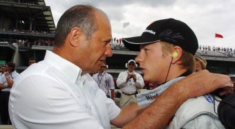 Dennis sajnálja Kimit