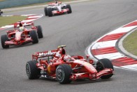 Hamiltonnak a Ferrarik mögött is jó