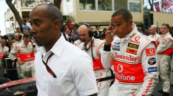 Tízszeres fizetésemelés Hamiltonnak?