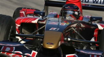 Vettel vezet a Hungaroringen!