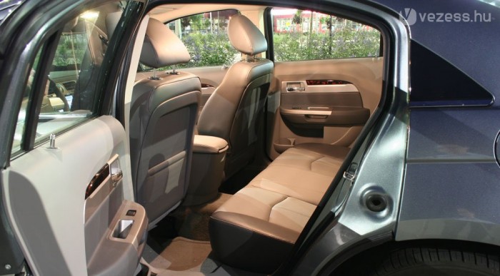 Elfért könnyen a menyasszony