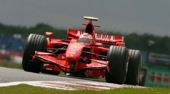 Räikkönen oktat Silverstone-ban