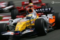 Silverstone: Heikki Kovalainen rovata 13