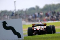 Silverstone: Heikki Kovalainen rovata 14