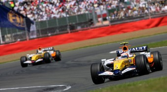 Silverstone: Heikki Kovalainen rovata