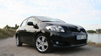 Teszt: Toyota Auris 2.2 D-4D