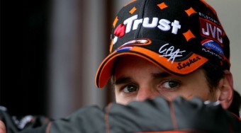 Pert fontolgat a kirúgott spykeres