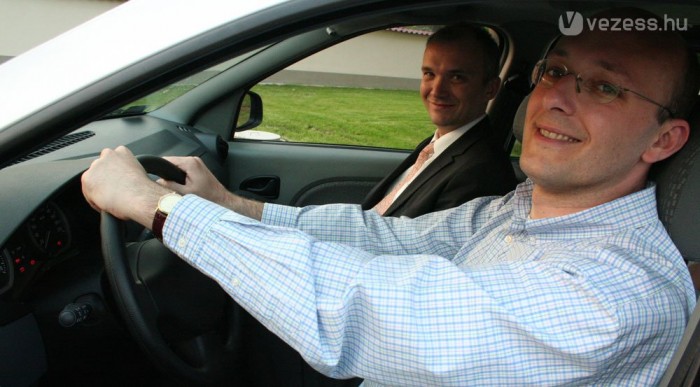 Teszt: Dacia Logan 1.5 dCi 6 | Vezess Fájintos a gép, cseppet sem román!