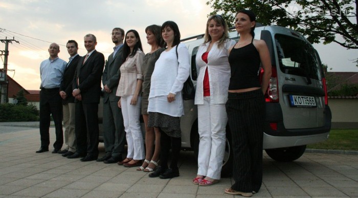 Teszt: Dacia Logan 1.5 dCi 12 | Vezess Ötünkkel gigantikus lenne a csomagtartó