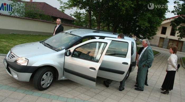 Teszt: Dacia Logan 1.5 dCi 11 | Vezess Érdekelte a násznépet