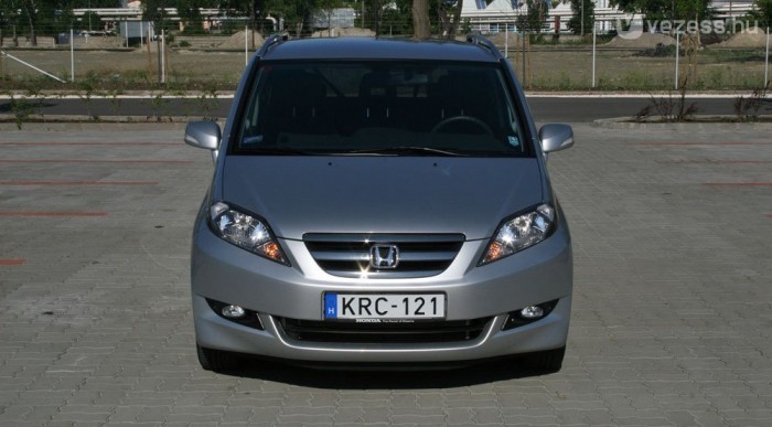 Teszt: Honda FR-V 1,8 Comfort 6 | Vezess Kicsike kisbusz