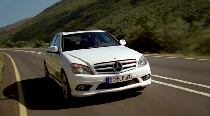 A fehér a legbiztonságosabb autó?