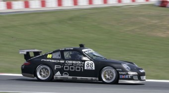 A SEAT gyorsabb a Porschénál - videó