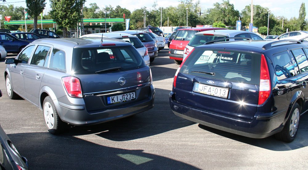 Alig olcsóbb egy kompakt kombi a nagyoknál