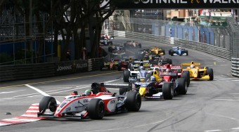 A Renault az F1 előtt jár