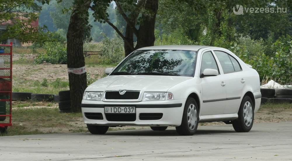 A sima Octavia megpördül annál a tempónál, ami az RS-nek nem gond