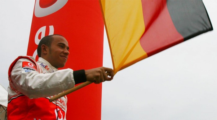 Hamilton az élen a Nürburgringen 6 | Vezess Jól indul Hamiltonnak a hétvége