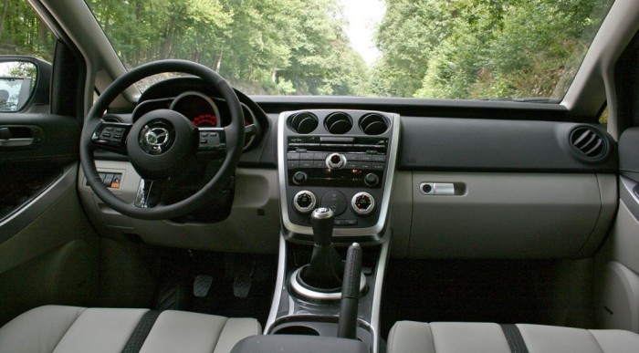 Vezettük: Mazda CX7 8 | Vezess A legmeredekebb szévédő SUV-ban