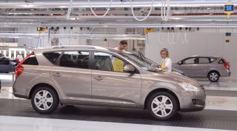 Jó autó kombi kasztnival