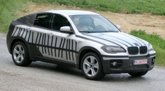 BMW-coupé terepre