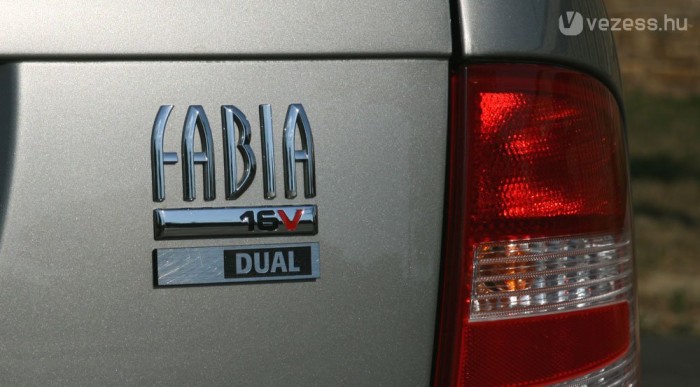 1,2 és 1,4 literes motorral létezik a Fabia Dual