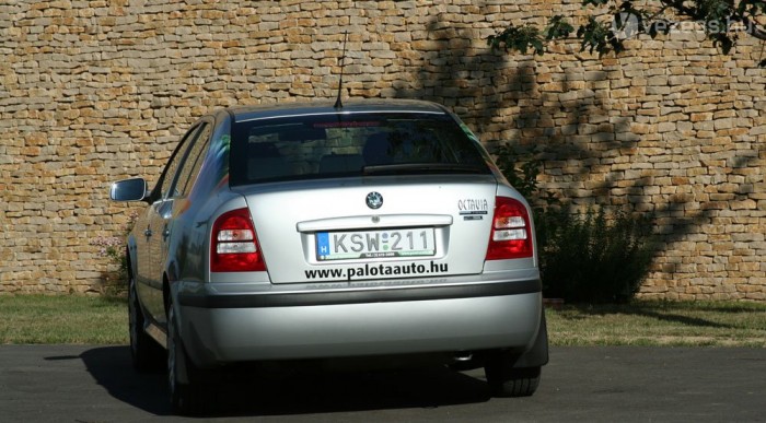Szűken, de elég az 1,4-es motor az Octaviába