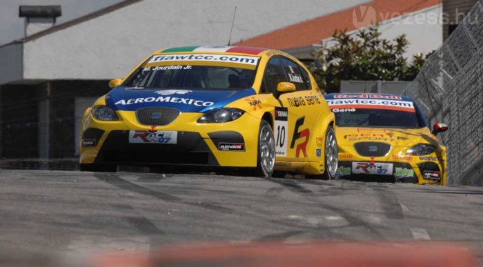 Magyar ötlettel versenyez a SEAT 4 | Vezess Magyar ötlettel versenyez a SEAT 4