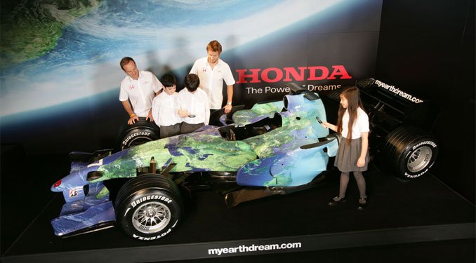 Mélyponton a Honda 23