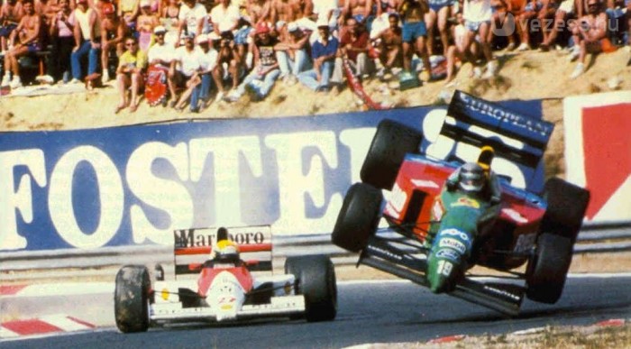 A 90-es versenyen Senna és Nannini akadtak össze
