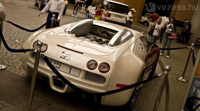 Az autó, ami Dubaiban is feltűnést kelt 6