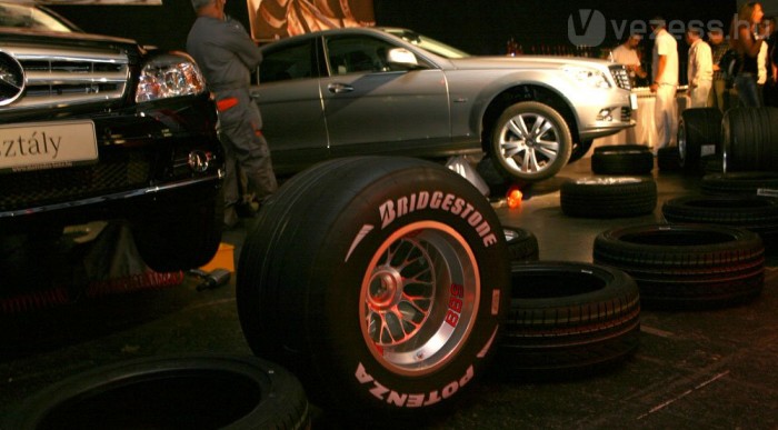 A Ferrari kémei a McLaren estélyén 8 | Vezess Ez nem fog rámenni