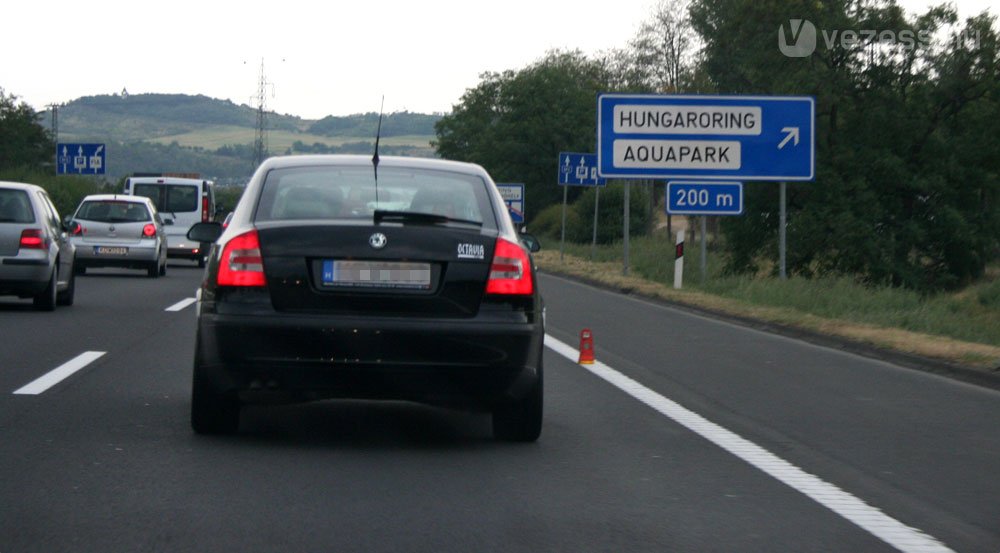 A jobb oldali sáv a VIP vendégeké!